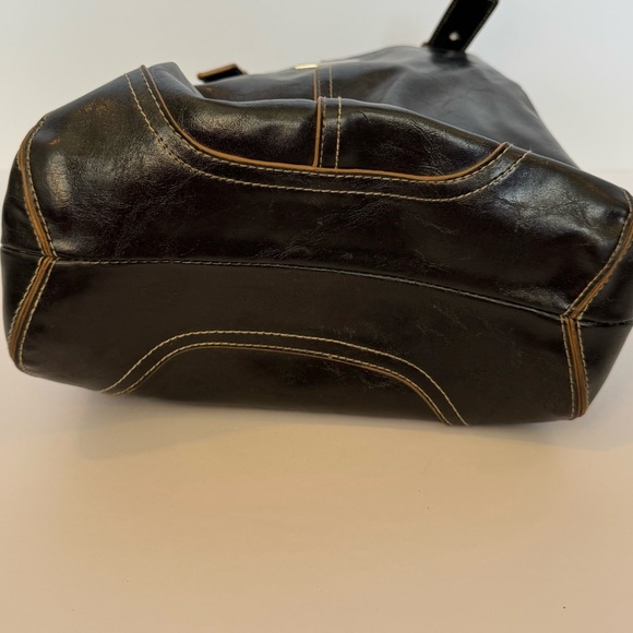 Cutest faux leather black purse. - Picture 6 of 13